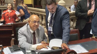 Vereador Célio Lupparelli em atuação na Câmara de Vereadores do Rio de Janeiro | Imagem reprodução Facebook