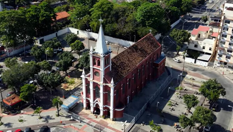 Imagem reprodução Youtube Vou de Drone