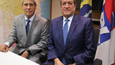 Walter Braga Netto e Valdemar Costa Neto durante convenção nacional do PL, nesta segunda-feira (Natanael Alves/PL/Divulgação)