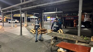 A operação no Calçadão de Bangu apreendeu diversos tipos de materiais que estavam armazenados irregularmente - Prefeitura do Rio