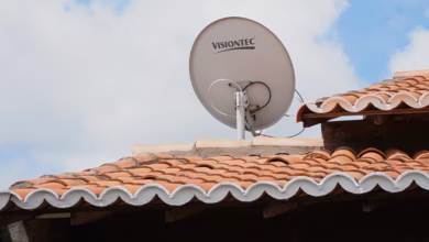 Famílias de baixa renda de todo o Brasil podem solicitar a substituição gratuita das antenas parabólicas tradicionais pela versão digital | Imagem Divulgação