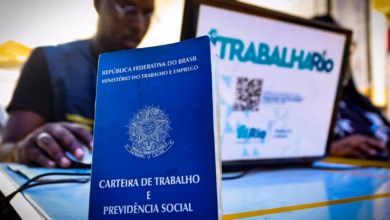 As equipes do Trabalha Rio cadastram os currículos dos trabalhadores - Roberto Moreyra/SMTE